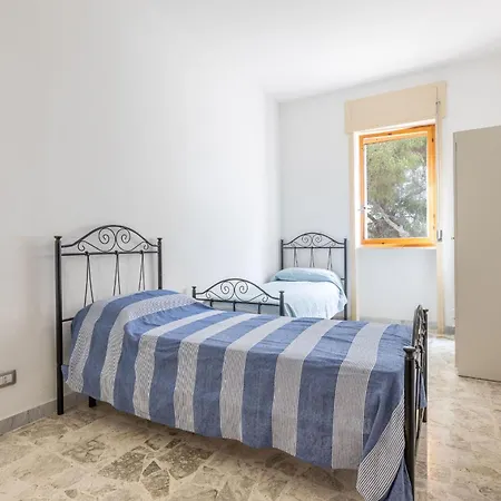 Dante With Ac In Apartment